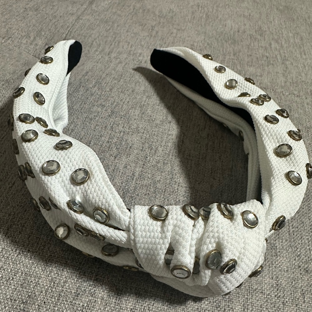 Unbranded Jeweled Knotted Headband  Crystal
Please check color and condition